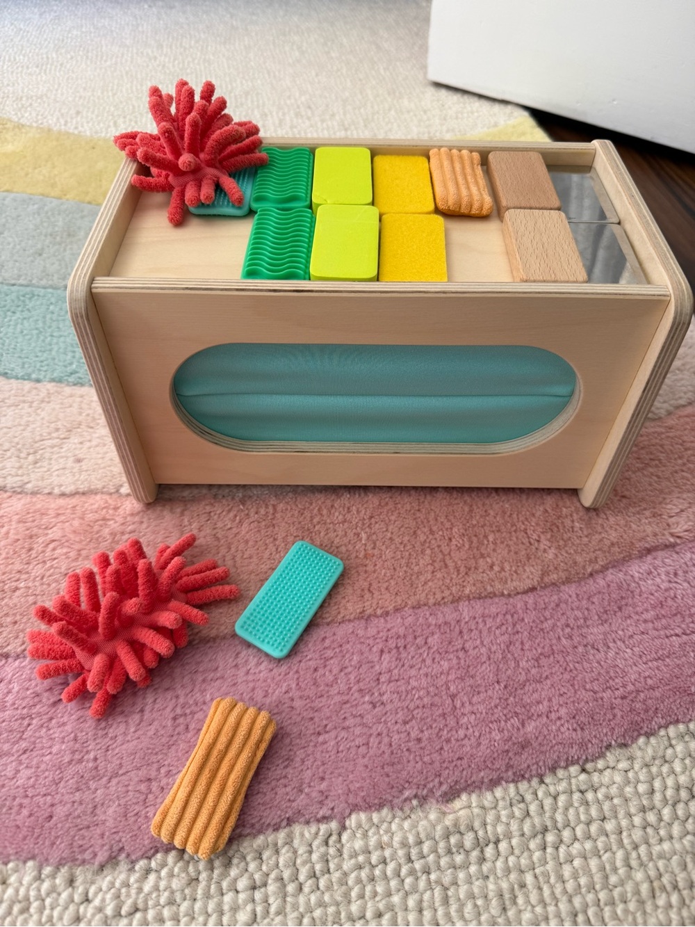 LOVEVERT Montessori Sensory Box - like new